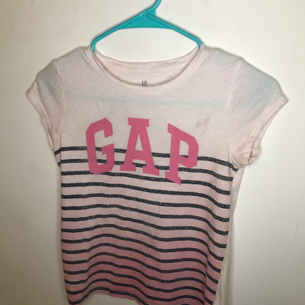 Gap T- Shirt